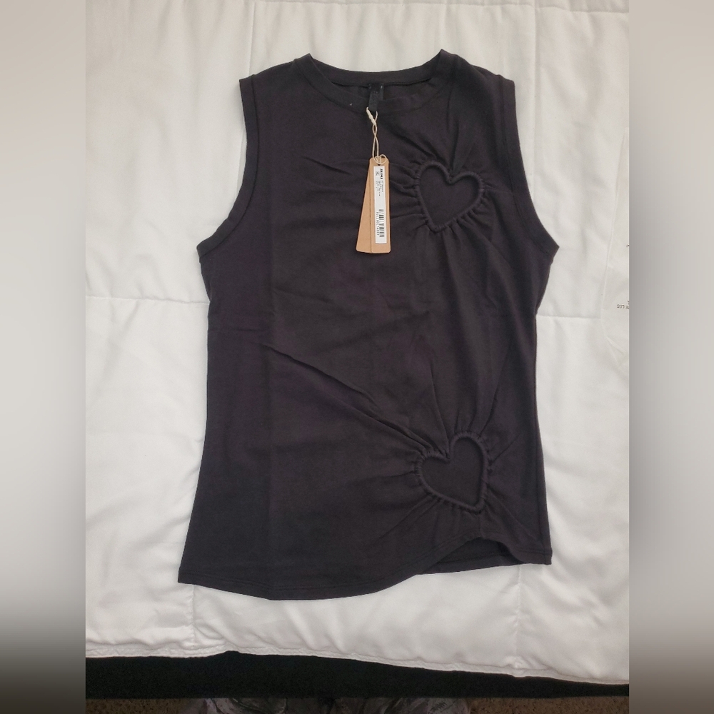 Skims Black Heart Cut Out Tank